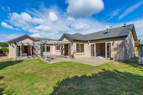 Photo of property in 18 Roderick Place, Rototuna, Hamilton, 3210