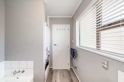 Photo of property in 42 Kaitawa Crescent, Paraparaumu, 5032