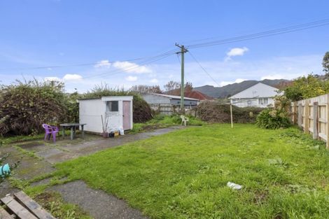 Photo of property in 214 Cambridge Terrace, Naenae, Lower Hutt, 5011