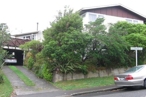 Photo of property in 20 Fitzpatrick Street, Newlands, Wellington, 6037