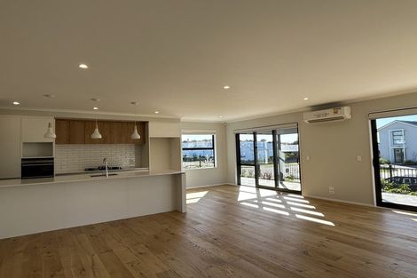 Photo of property in 27 Moana Drive, Mahia, 4198