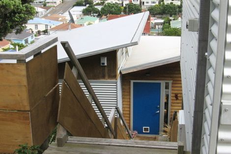 Photo of property in 38 Melbourne Road, Island Bay, Wellington, 6023