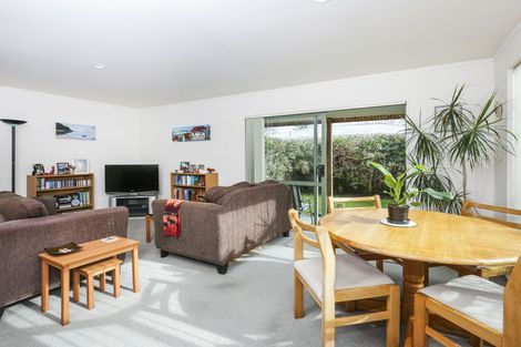 Photo of property in 29 Cobham Crescent, Kelston, Auckland, 0602