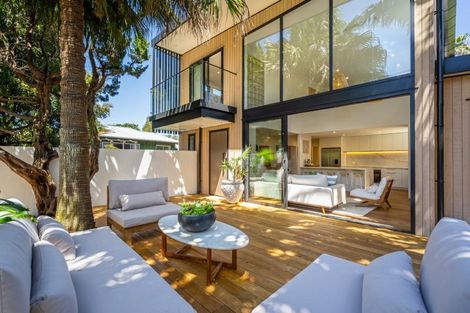 Photo of property in 2/236 Beach Road, Campbells Bay, Auckland, 0630