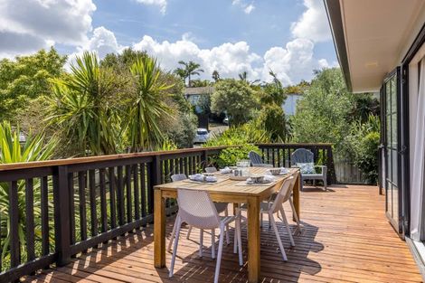 Photo of property in 60 Gatman Street, Birkdale, Auckland, 0626