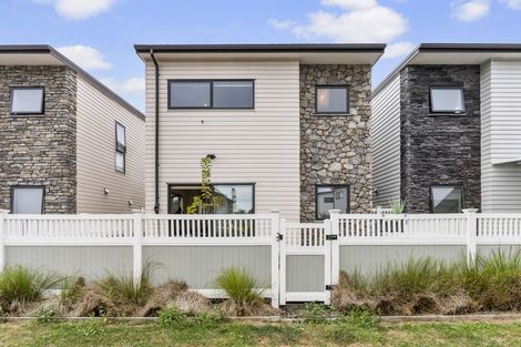 Photo of property in 2/7 Wastney Road, Alfriston, Auckland, 2105