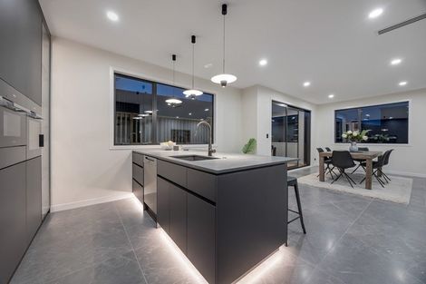 Photo of property in 8 Koheru Place, Long Bay, Auckland, 0630