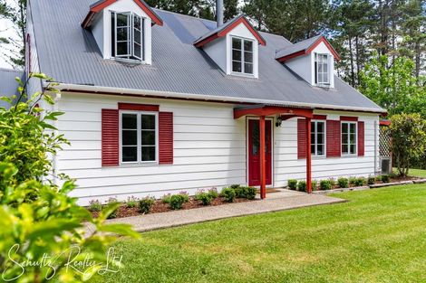 Photo of property in 3251 Paparoa-oakleigh Road, Paparoa, 0571