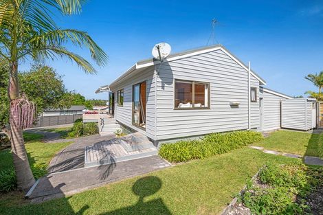 Photo of property in 22a Ngatira Place, Snells Beach, 0920