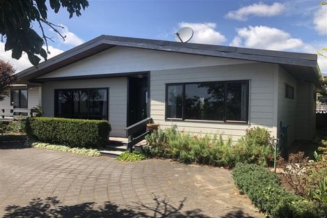 Photo of property in 321 Mangorei Road, Merrilands, New Plymouth, 4312