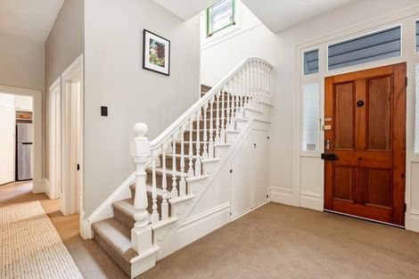 Photo of property in 12 Tinakori Road, Thorndon, Wellington, 6011