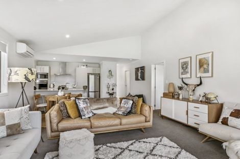 Photo of property in 24 Richardson Road, Omokoroa, 3114