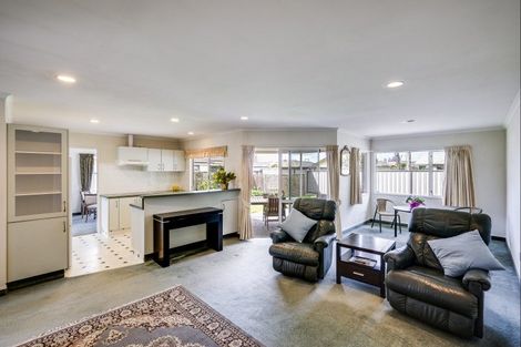 Photo of property in 19 Addington Place, Taradale, Napier, 4112