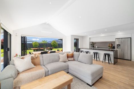 Photo of property in 8 Roys Street, Marshland, Christchurch, 8083