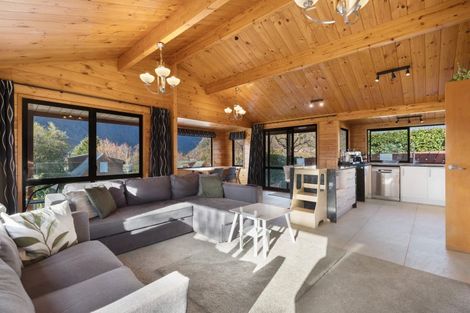 Photo of property in 10 Remarkables Crescent, Frankton, Queenstown, 9300