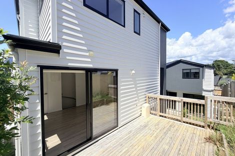 Photo of property in 165c Wiseley Road, West Harbour, Auckland, 0618