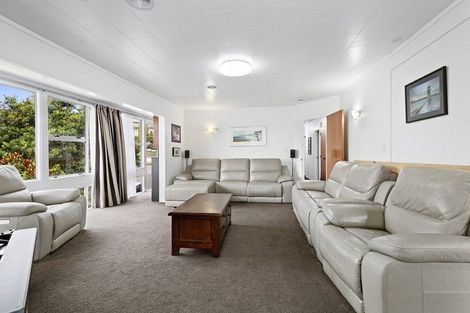 Photo of property in 26 Fyvie Avenue, Tawa, Wellington, 5028