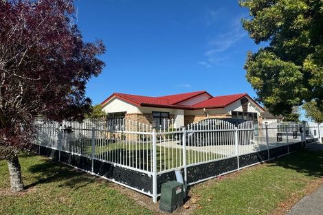 Photo of property in 87 Riverton Drive, Randwick Park, Auckland, 2105