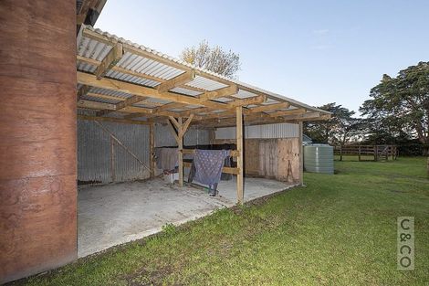Photo of property in 2246 State Highway 16, Helensville, 0875