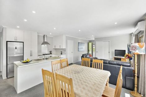 Photo of property in 28 Shillingford Boulevard, Rolleston, 7615