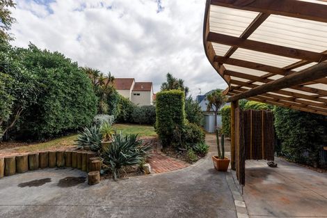 Photo of property in 37 Larnach Street, Waimairi Beach, Christchurch, 8083