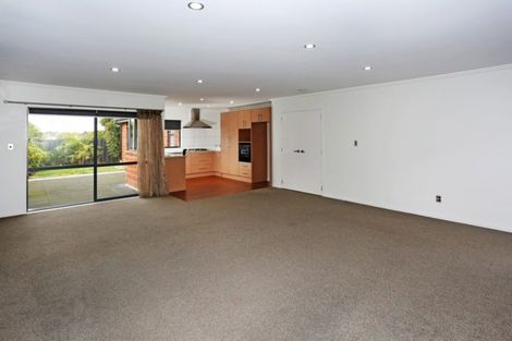 Photo of property in 23 Edgewater Parade, Waiuku, 2123