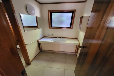 Photo of property in 7 Francis Bell Grove, Lowry Bay, Lower Hutt, 5013