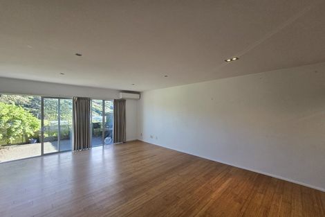 Photo of property in 38 Saddleback Grove, Karori, Wellington, 6012