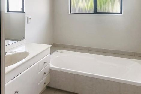 Photo of property in 4 Peter Terrace, Castor Bay, Auckland, 0620