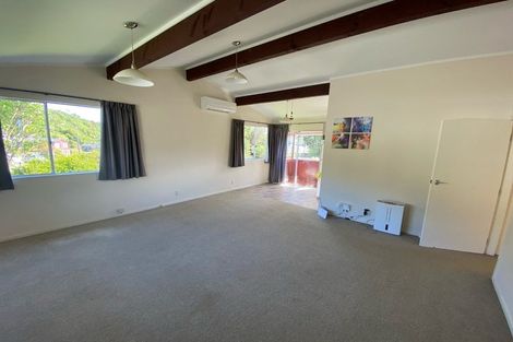 Photo of property in 54 Churton Drive, Churton Park, Wellington, 6037