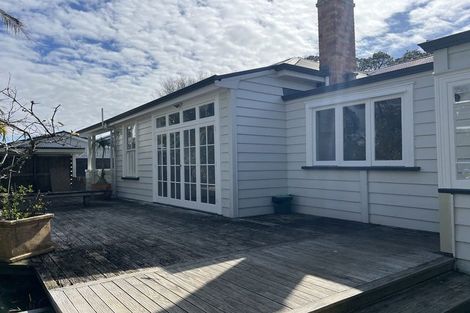 Photo of property in 19 Lake Road, Devonport, Auckland, 0624