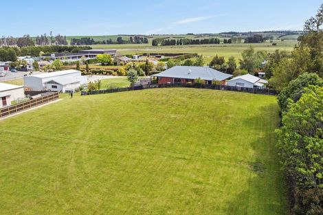 Photo of property in 8a Martin Street, Fairfield, Hamilton, 3214