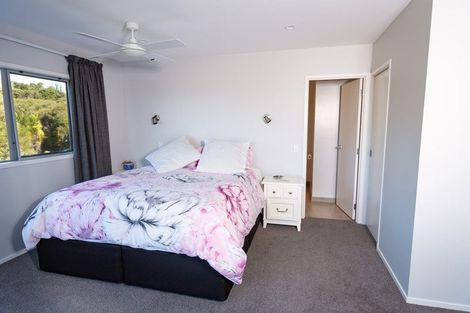 Photo of property in 108 Stratford Drive, Cable Bay, 0420