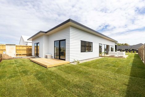 Photo of property in 72 Aratapu Street, Waitara, 4320