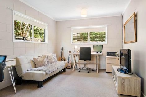 Photo of property in 37 Wyoming Avenue, Murrays Bay, Auckland, 0630