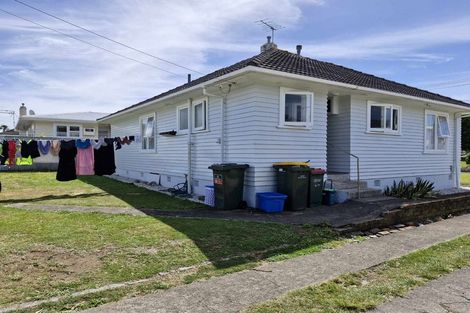 Photo of property in 14 Trafalgar Street, Westown, New Plymouth, 4310