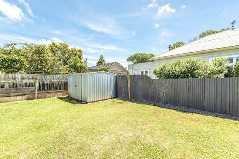 Photo of property in 1 Parkes Avenue, Saint Johns Hill, Whanganui, 4501