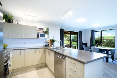 Photo of property in 5 Gavinike Place, Waimauku, 0812