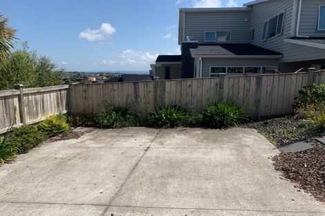 Photo of property in 50 Corricvale Way, Northcross, Auckland, 0630