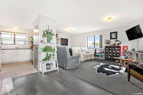 Photo of property in 2/31 Sutton Crescent, Papakura, 2110