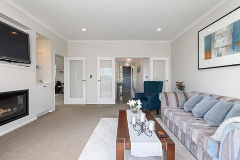 Photo of property in 11 Broadwater Close, Pyes Pa, Tauranga, 3112