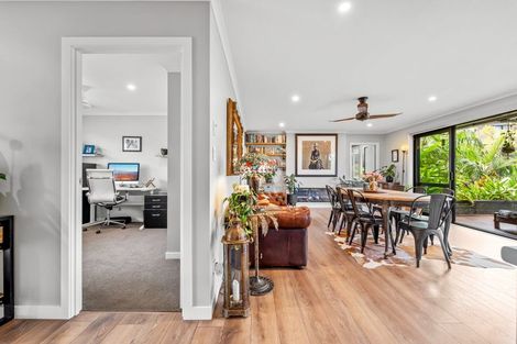 Photo of property in 39 Surf View Crescent, Red Beach, 0932