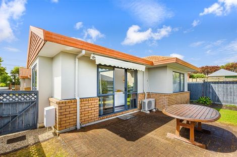 Photo of property in 3/520 Don Buck Road, Westgate, Auckland, 0614