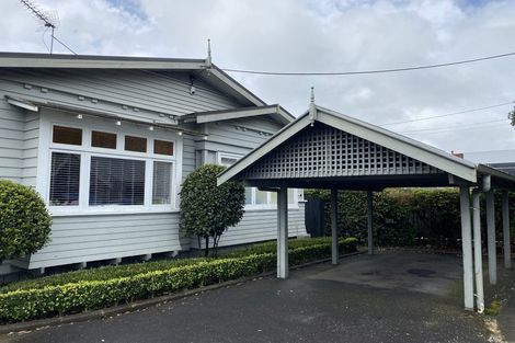 Photo of property in 1/135 Onewa Road, Northcote, Auckland, 0627