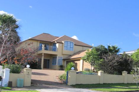 Photo of property in 10 Santa Cruz Drive, Shamrock Park, Auckland, 2016