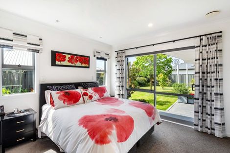 Photo of property in 24 Percy Berry Place, Havelock North, 4130