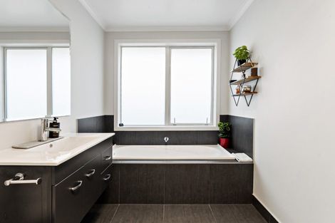 Photo of property in 30 Raymond Grace Avenue, Huapai, Kumeu, 0810