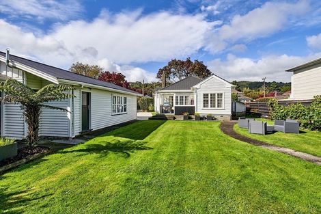 Photo of property in 36 Heretaunga Square, Silverstream, Upper Hutt, 5019