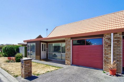 Photo of property in Holdsworth Villas, 67/2 William Donald Drive, Solway, Masterton, 5810
