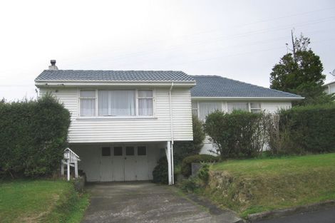 Photo of property in 3 Kinapori Terrace, Newlands, Wellington, 6037